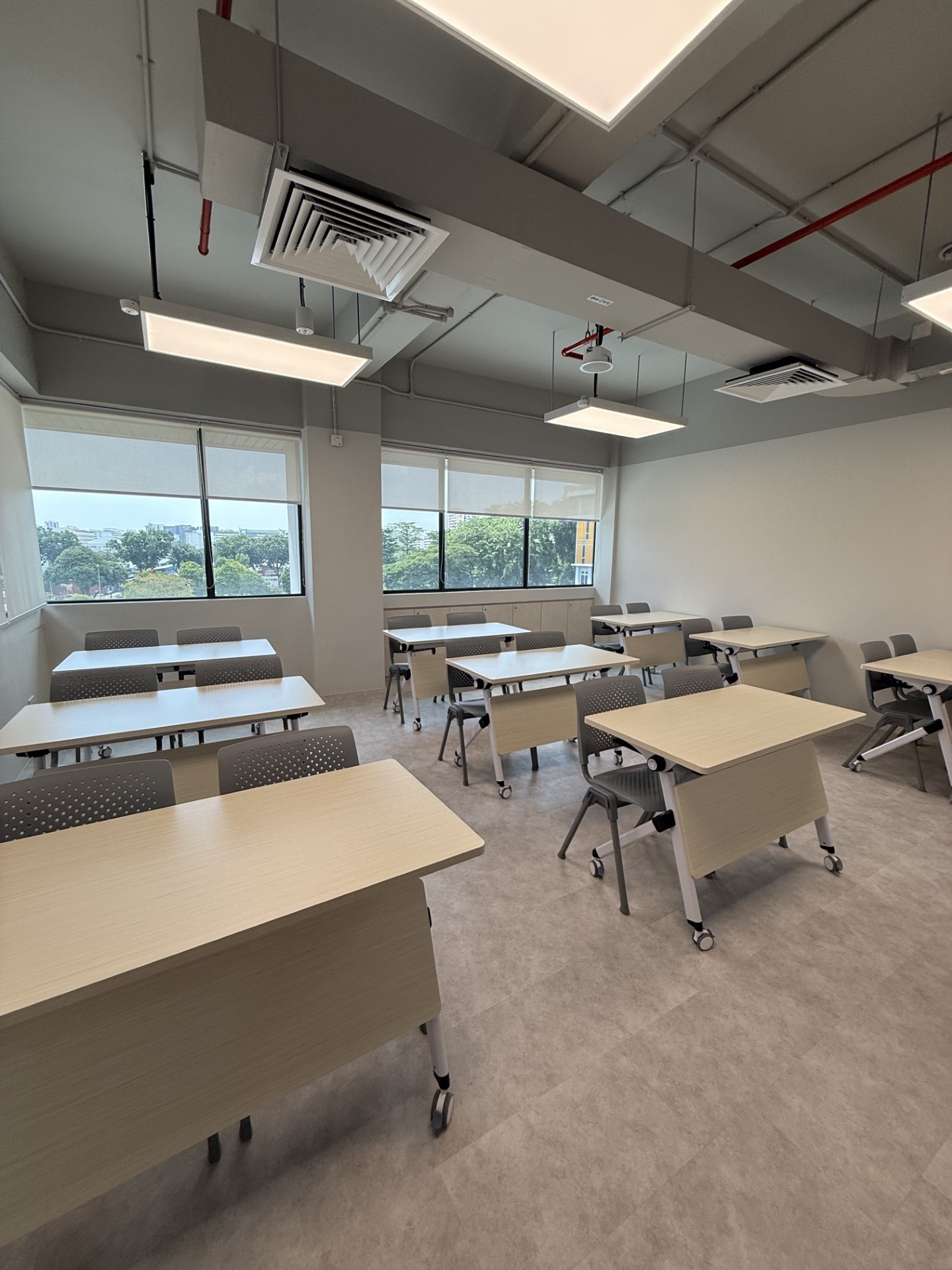 CLASSROOM WITH GREEN VIEWS2
